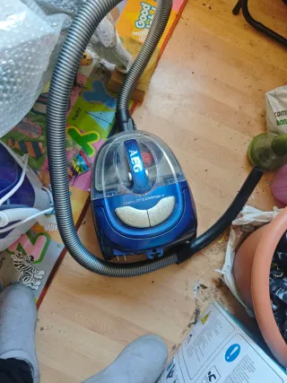 Aspiradora AEG Cyclon Compact 800w