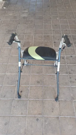 Andador carrito con asiento