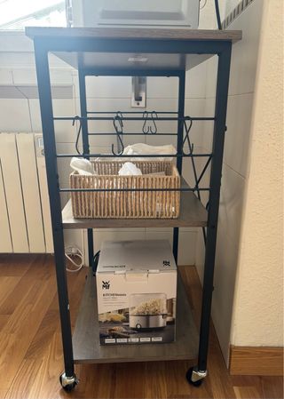 Carrito de servicio con ruedas