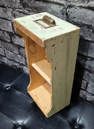 Cajón antiguo decorado a mano