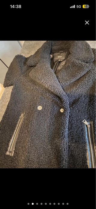 Abrigo DKNY Negro Borreguito Cremalleras