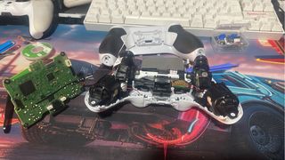 Tecnico en reparación electrónica, mandos play etc