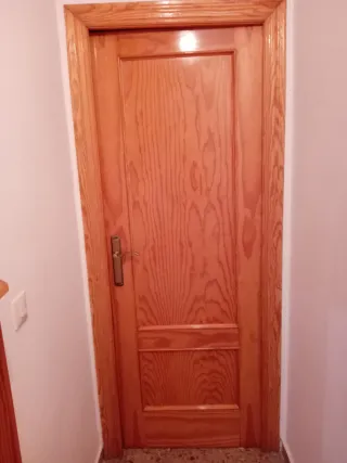 Puerta interior madera pino con cristal