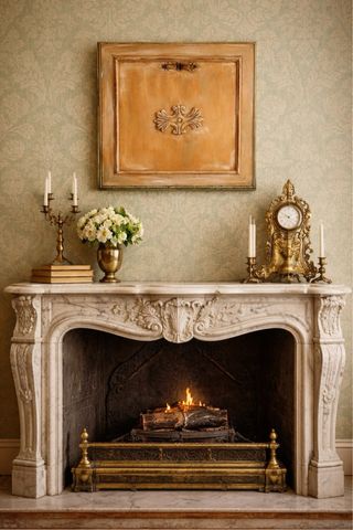 Coqueta puerta antigua restaurada