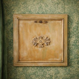 Coqueta puerta antigua restaurada