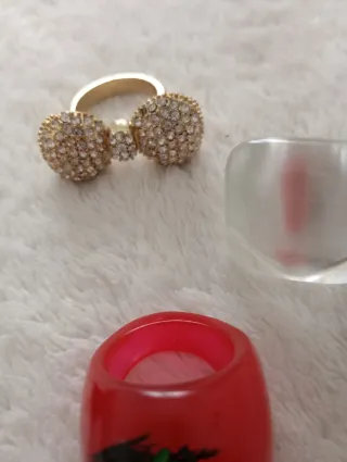 Pacchetto accessori: diadema, collane, cinture