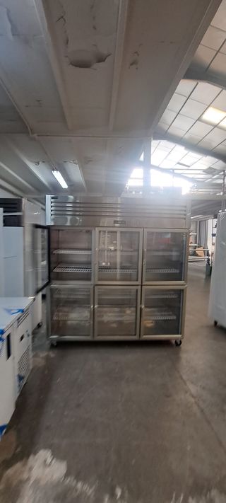 Armario Expositor 6 Puertas Cristal