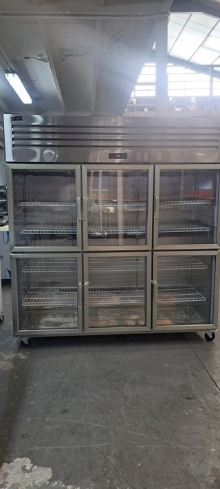 Armario Expositor 6 Puertas Cristal