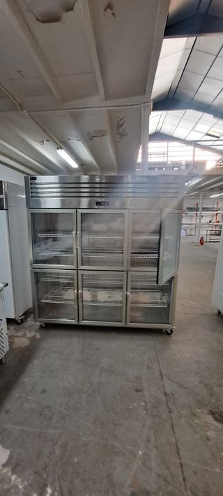 Armario Expositor 6 Puertas Cristal