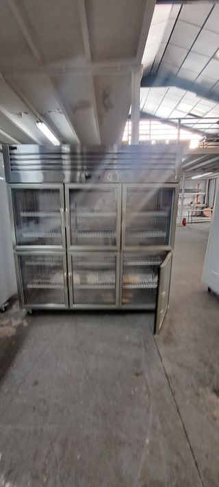 Armario Expositor 6 Puertas Cristal