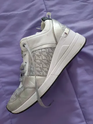 Zapatillas Michael Kors Mujer Plata y Blanco