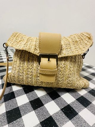 Bolso bandolera de rafia