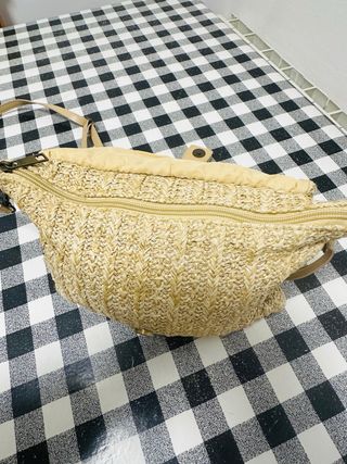 Bolso bandolera de rafia