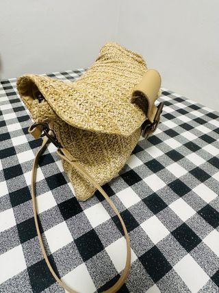 Bolso bandolera de rafia