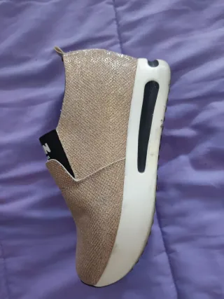 Zapatillas doradas mujer