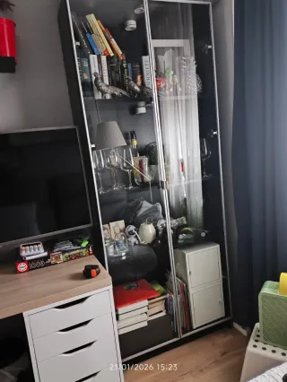 Librería Billy Negra y cristal