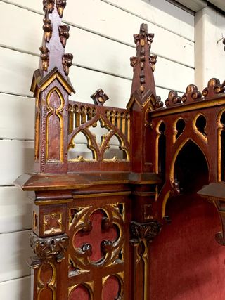 Gran capilla para virgen o santo