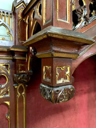 Gran capilla para virgen o santo