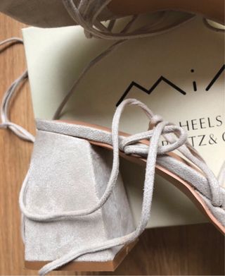 Sandalias Mim Shoes tacón invitada boda beige