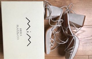 Sandalias Mim Shoes tacón invitada boda beige