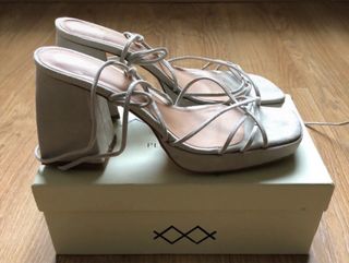 Sandalias Mim Shoes tacón invitada boda beige