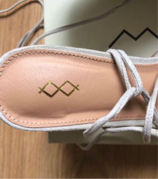 Sandalias Mim Shoes tacón invitada boda beige