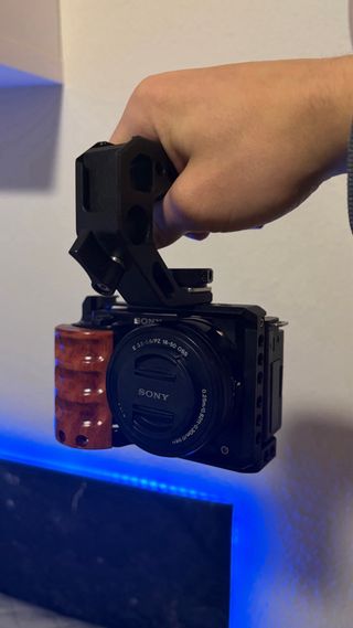 Sony ZV-E10 + Lente 16-50mm + Jaula