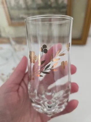 Sei bicchieri decorati oro