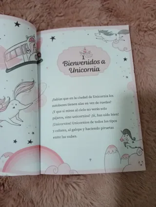 Libro de aventuras con brilli-brilli. Unicornia.