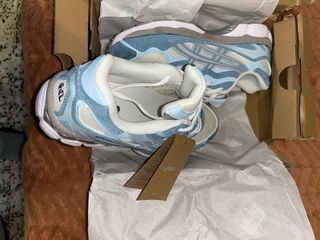 Zapatillas Asics Azules y Blancas