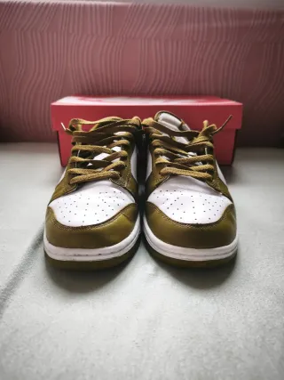 Zapatillas Nike Dunk Verde Oliva y Blanco