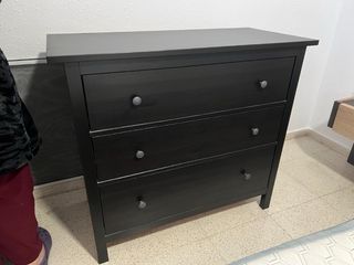 Cómoda negra 3 cajones Ikea Hemnes