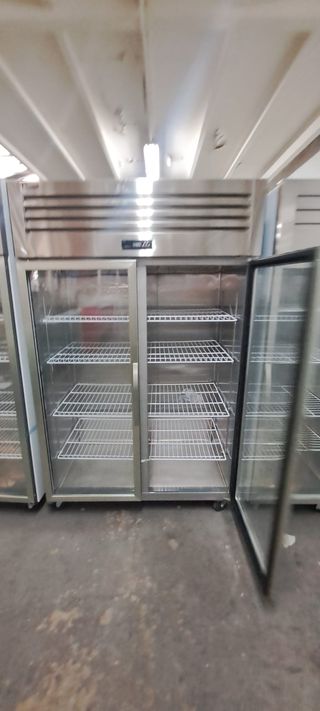 ARMARIO EXPOSITOR 2 PUERTAS DE CRISTAL NUEVO