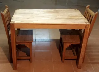 Mesa desmontable y 2 Sillas  todo (MADERA TECA)