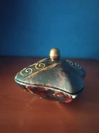 Joyero de cerámica decorado