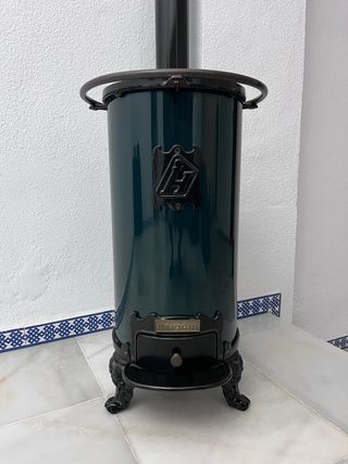 Estufa de leña antigua marca Hergóm