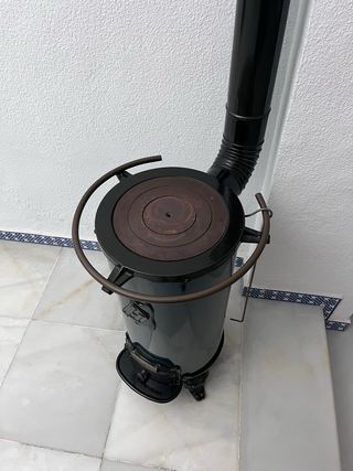 Estufa de leña antigua marca Hergóm