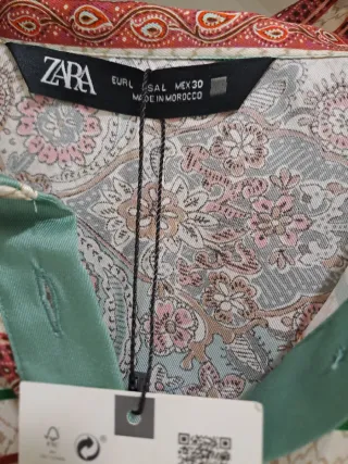 Camisa Zara satinada estampada mujer.