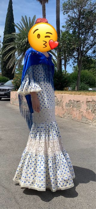 Traje de flamenca azul y blanco