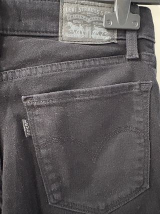 Jeans neri strappati donna