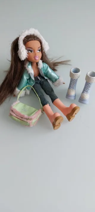 Bambola Bratz con accessori
