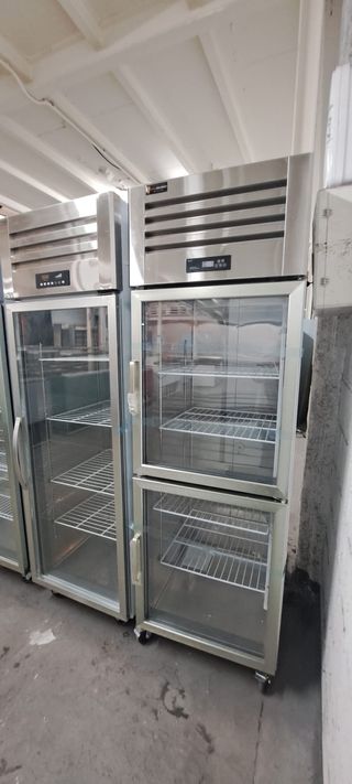 Armario Expositor Puerta Partida Cristal Nuevo