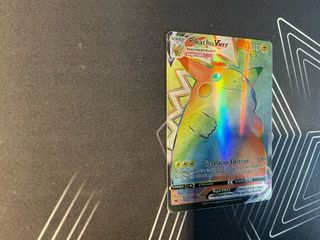 Carta Pokémon Pikachu VMAX Gigamax Rainbow