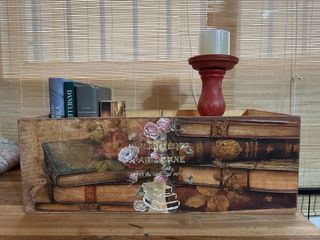 Cajón de lectura , caja decorada mas 4 títulos
