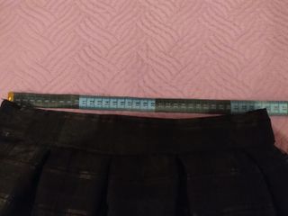 Falda negra diseño cuadros a estrenar