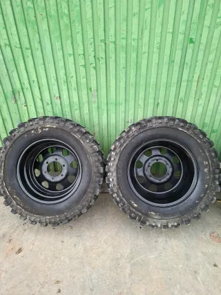 Llantas 16" y neumáticos todoterreno 4x4