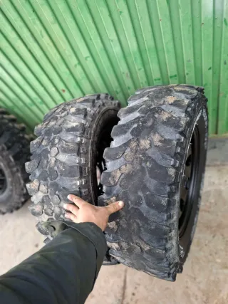 Llantas 16" y neumáticos todoterreno 4x4