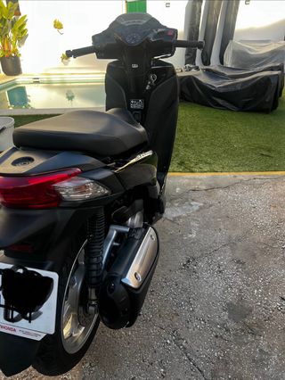 Honda SH 300i Scooter