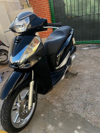 Honda SH 300i Scooter