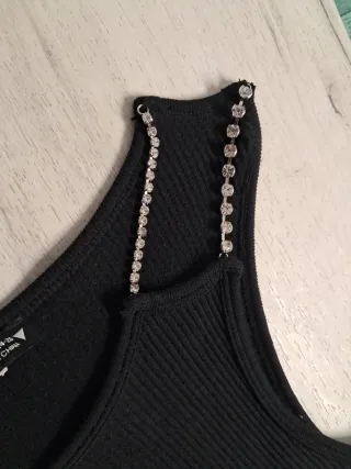 Top Zara XS negro con pedrería